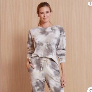 Evereve Tie-Dye sweatshirt